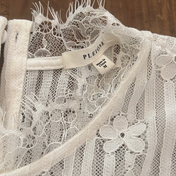 White lace PLEIONE top size medium - Picture 2 of 5
